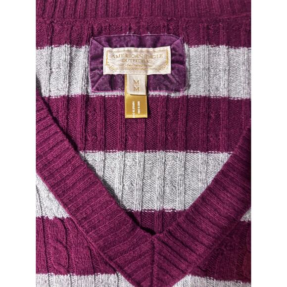 Juniors Size Medium Vintage American Eagle Maroon White Striped V-Neck Sweater! - Picture 8 of 11